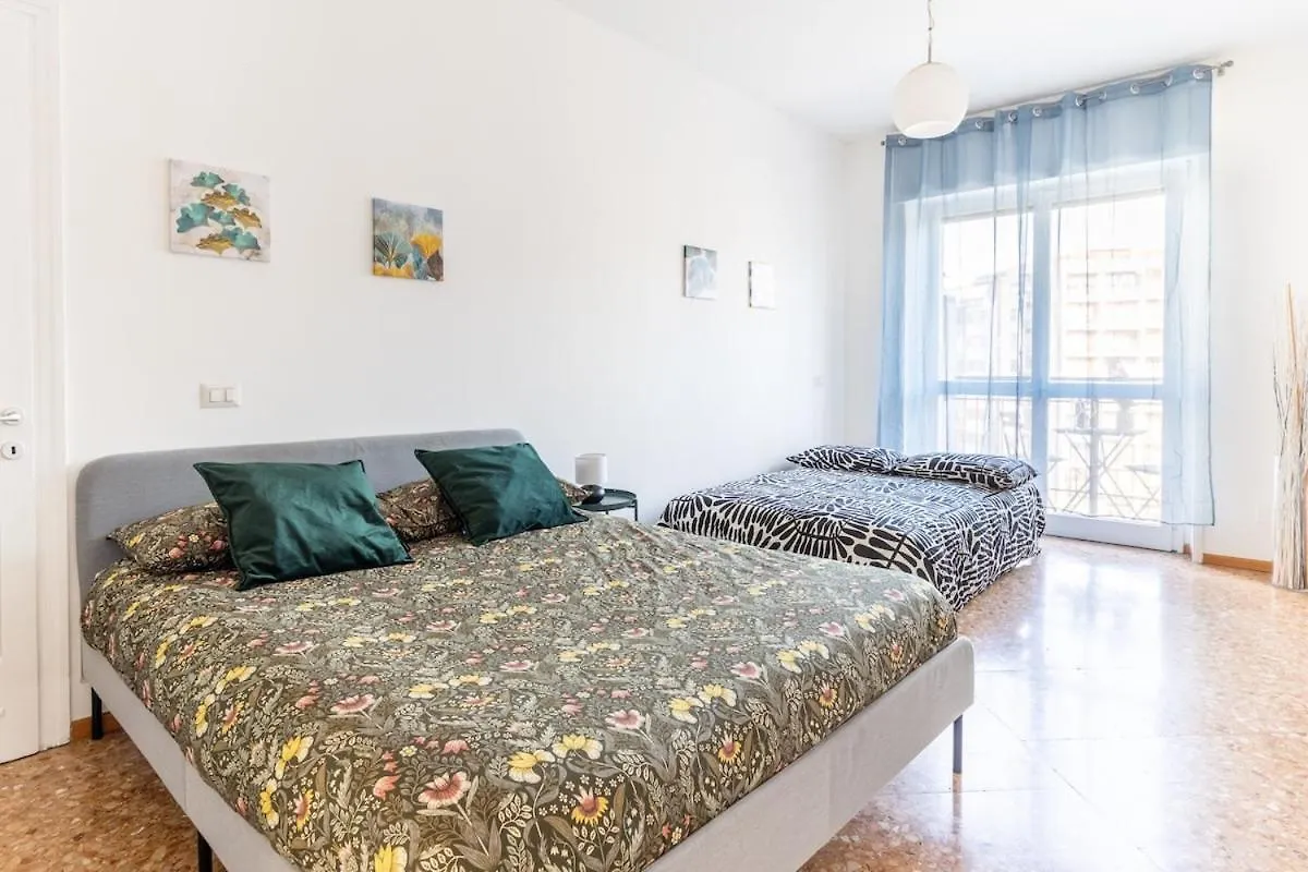 Duomo-Navigli - Two Bedrooms & Terrace With Wi-Fi Milan Italy