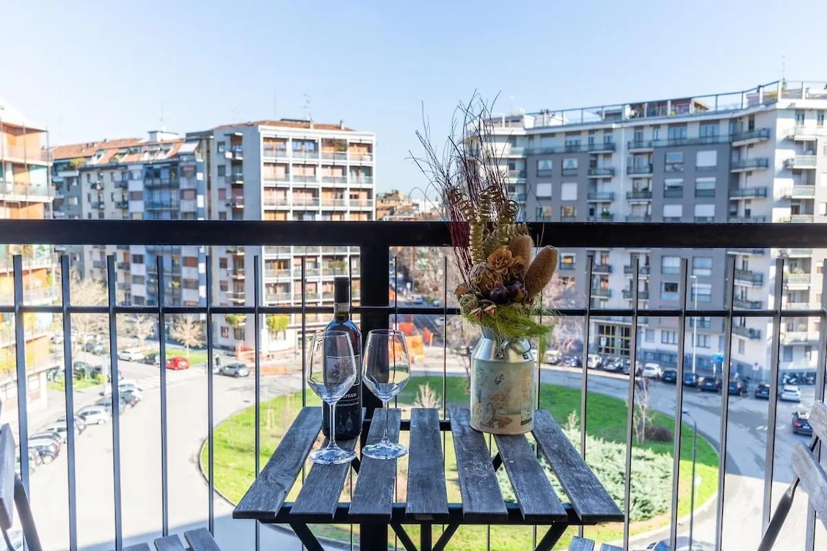Duomo-Navigli - Two Bedrooms & Terrace With Wi-Fi Milan