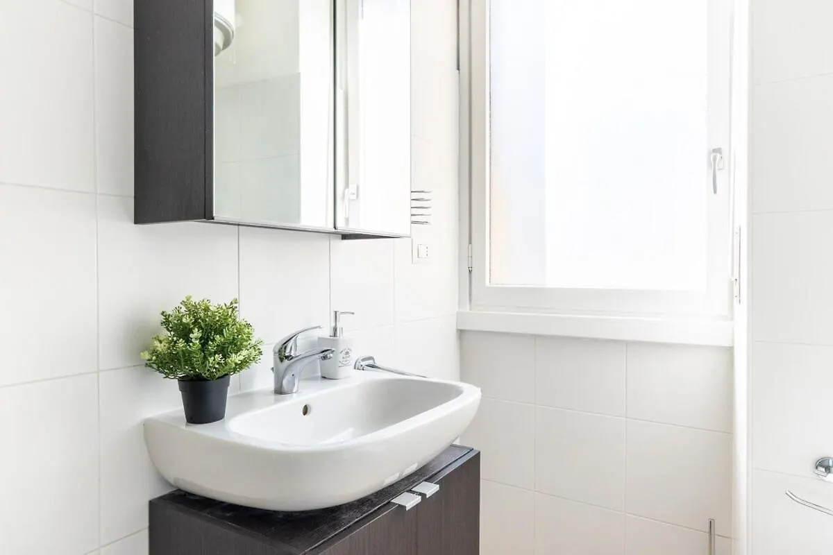 Duomo-Navigli - Two Bedrooms & Terrace With Wi-Fi Milan Apartment